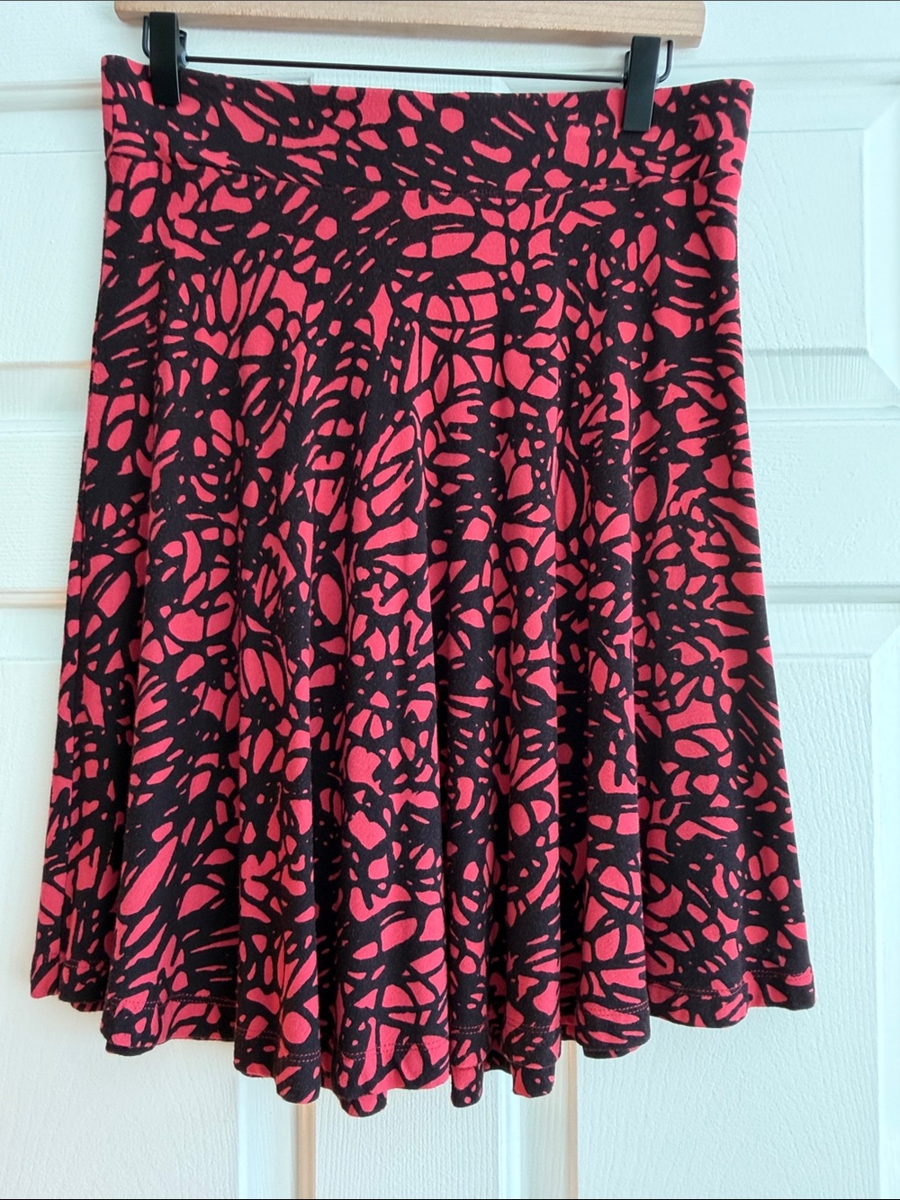 Women's Red and Black Printed A-Line Skirt Ann Taylor Loft Small